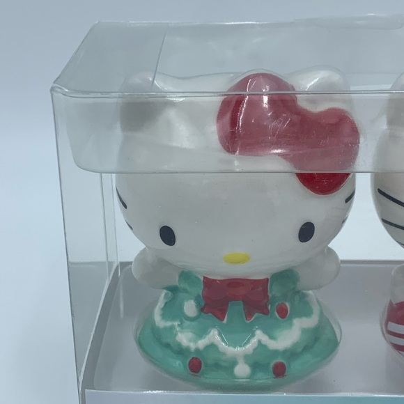 Hello Kitty Peppermint Ceramic Mug & Hello Kitty Salt and Pepper Shakers - Picture 8 of 16
